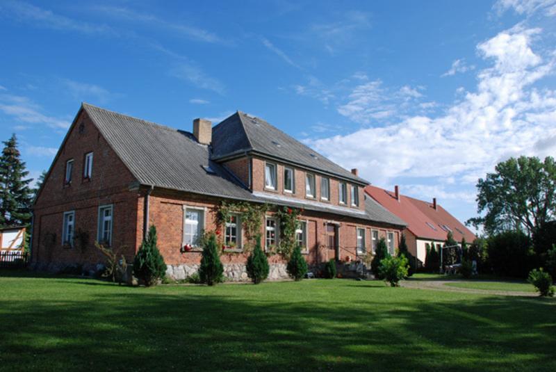 Ferienwohnungen Im Gutshaus Gnies Экстерьер фото