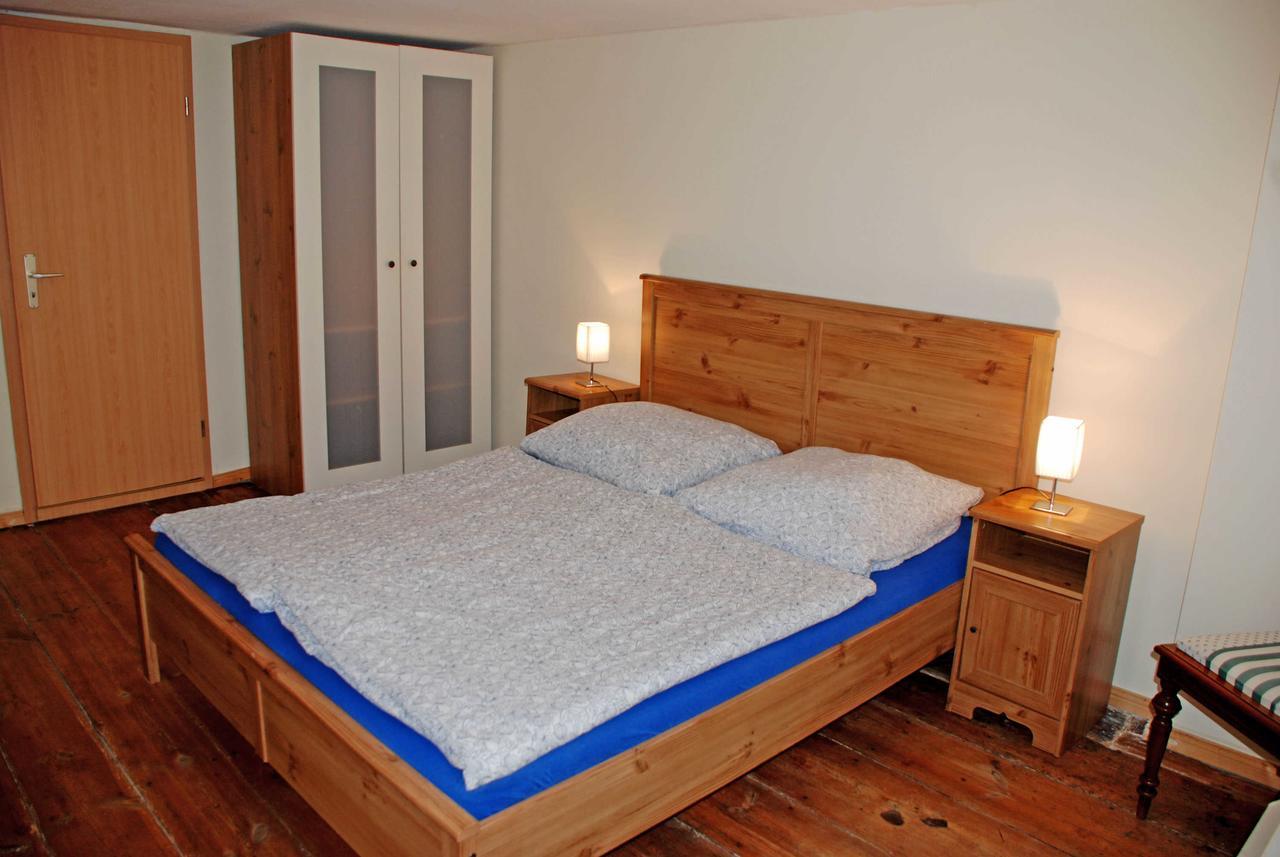 Ferienwohnungen Im Gutshaus Gnies Экстерьер фото