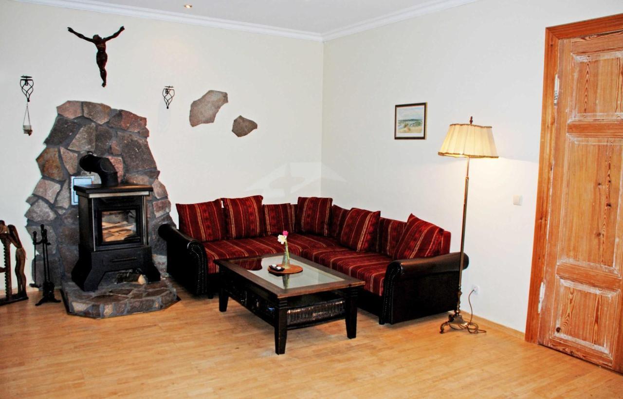 Ferienwohnungen Im Gutshaus Gnies Экстерьер фото