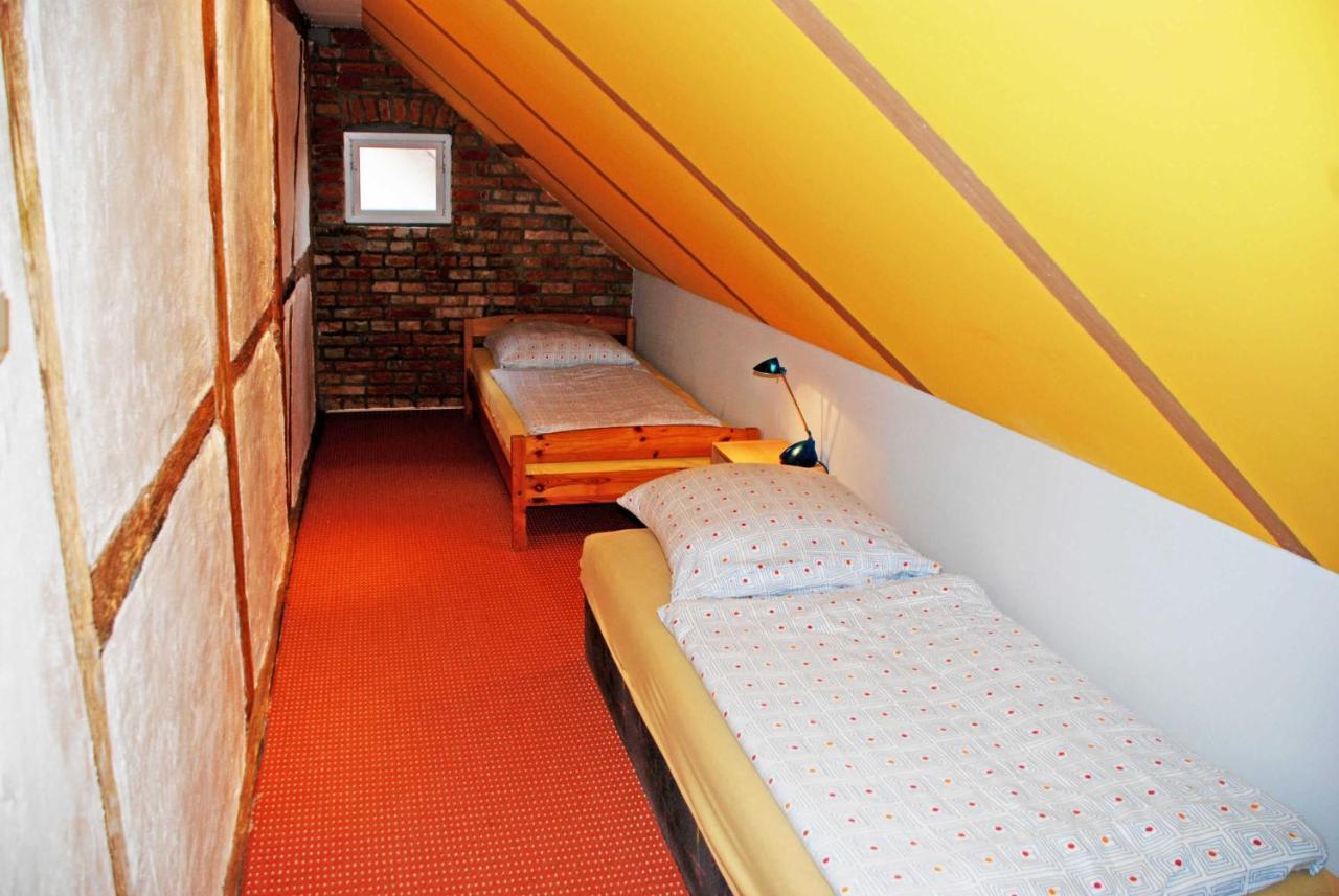 Ferienwohnungen Im Gutshaus Gnies Экстерьер фото