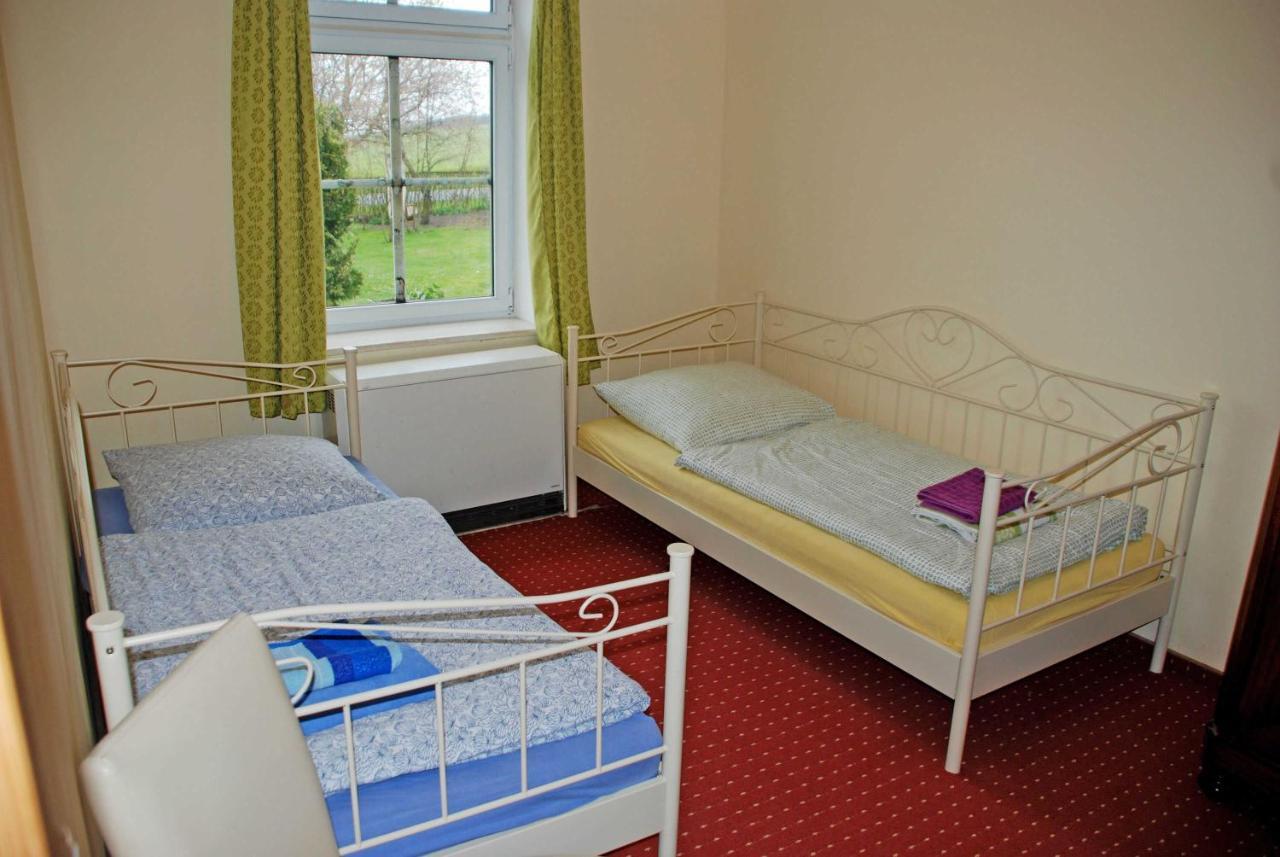 Ferienwohnungen Im Gutshaus Gnies Экстерьер фото