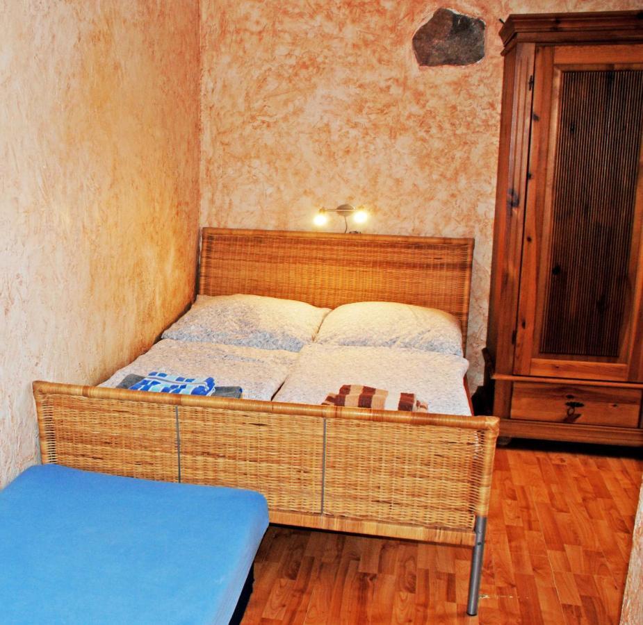 Ferienwohnungen Im Gutshaus Gnies Экстерьер фото